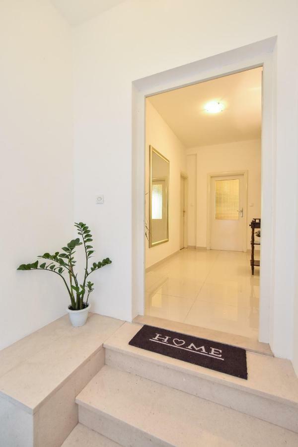 Apartment Bezic Kaštela Exterior foto